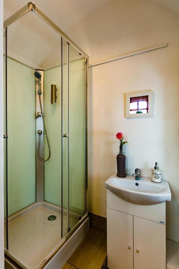 Bridge Apartment Esztergom Bagian luar foto